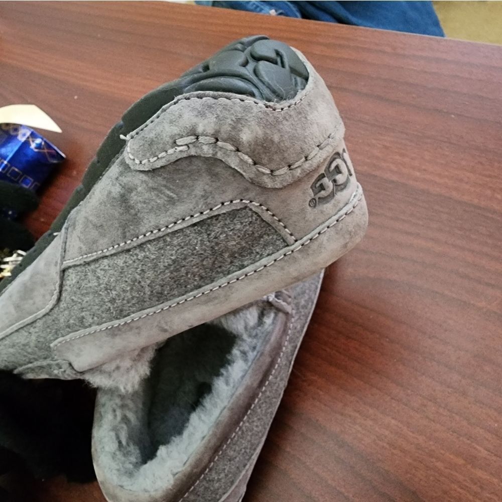 UGG - Picture 8 of 11